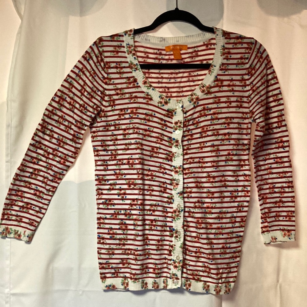 Joe Fresh size M light sweater button up front 25” shoulder to waist, 15” arms